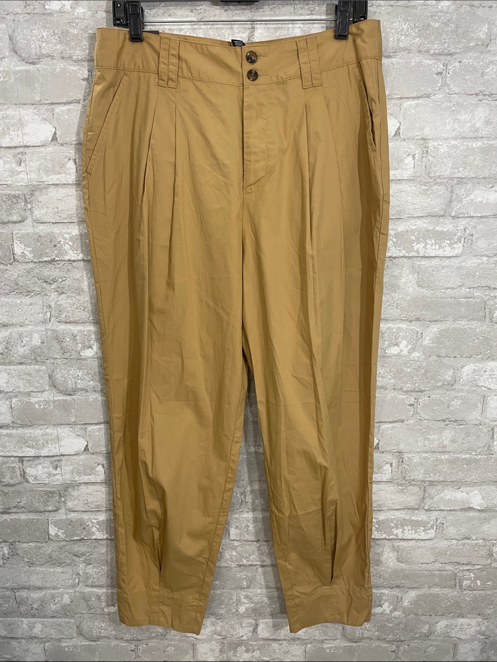 Who What Wear Women's Tapered Leg  Pleated Trousers in Tan